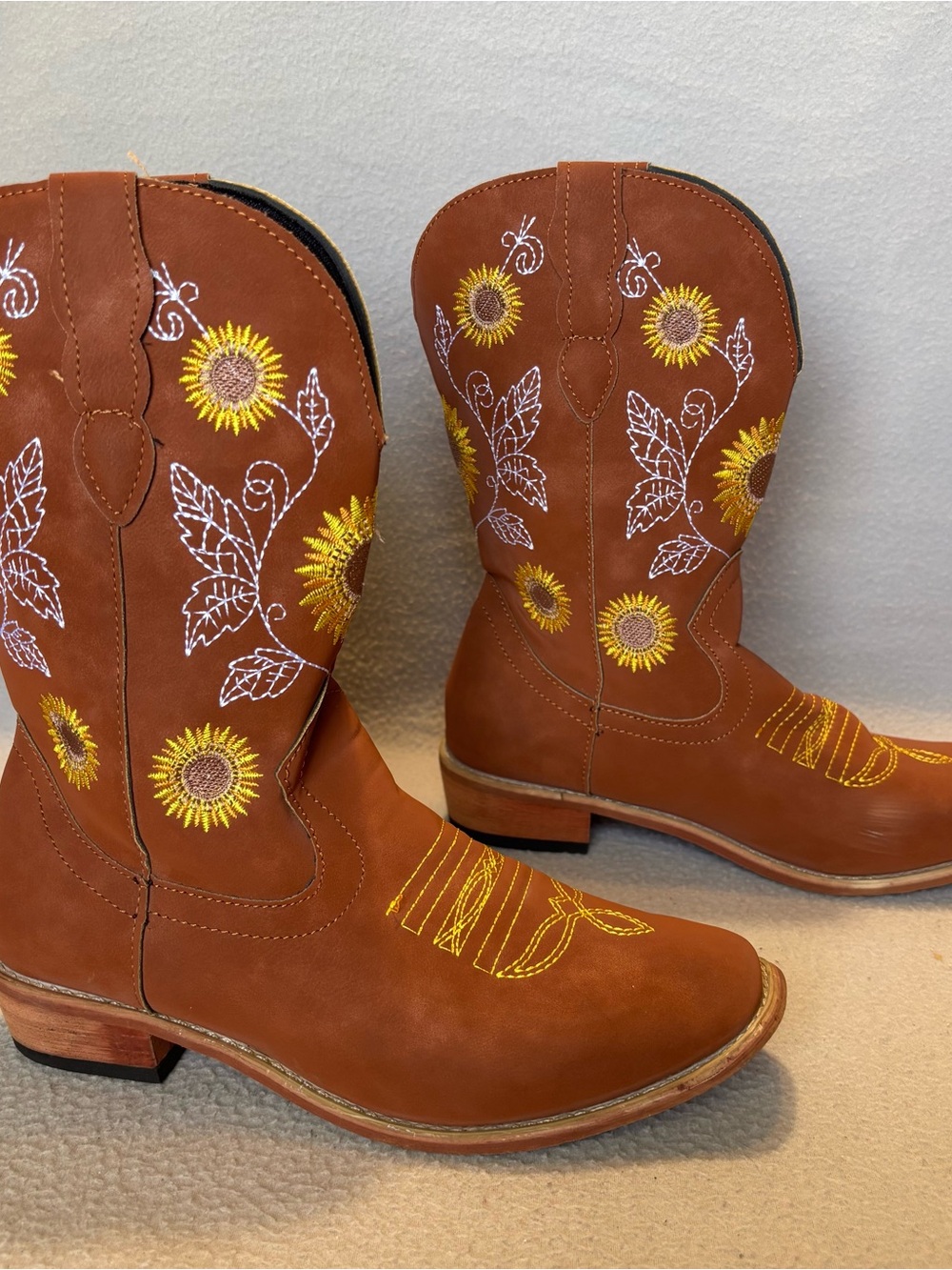 Brown Sunflower Embroidered Cowgirl Boots size 37-please see approx. measurement